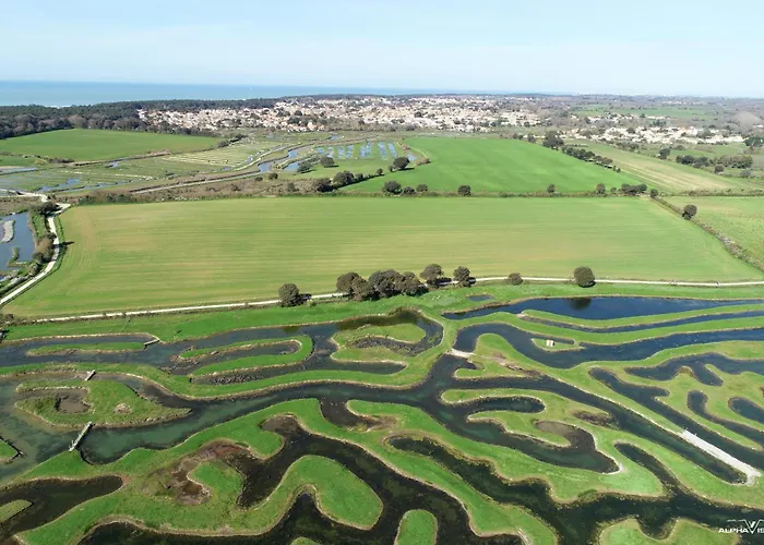 L'essentiel - 85 Hébergement de vacances